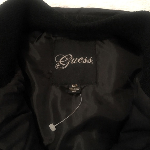 Guess Black Logo Vest with Removable Fur Hoodie, size small - Picture 5 of 8